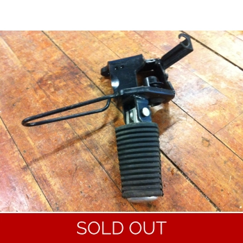 1998-11 Yamaha XVS1100 V-Star Custom Right Driver Peg & Bracket